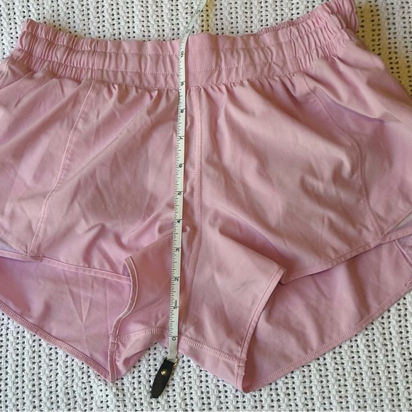 Lululemon Hotty Hot Shorts 2.5” Peony Pink | Size 8 - Picture 7 of 8